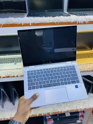 New Laptop HP EliteBook 830 G8 16GB Intel Core I7 SSD 512GB