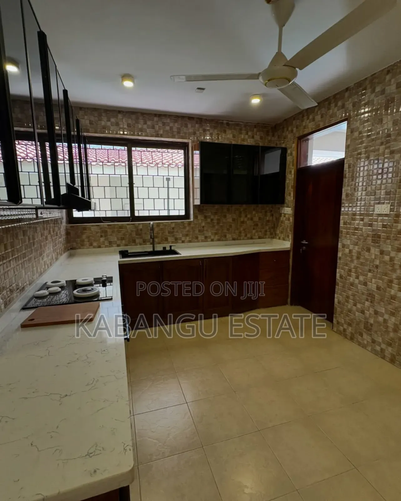 5bdrm Mansion in Fish Market, Msasani for rent