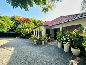 4bdrm Villa in Masaki for rent