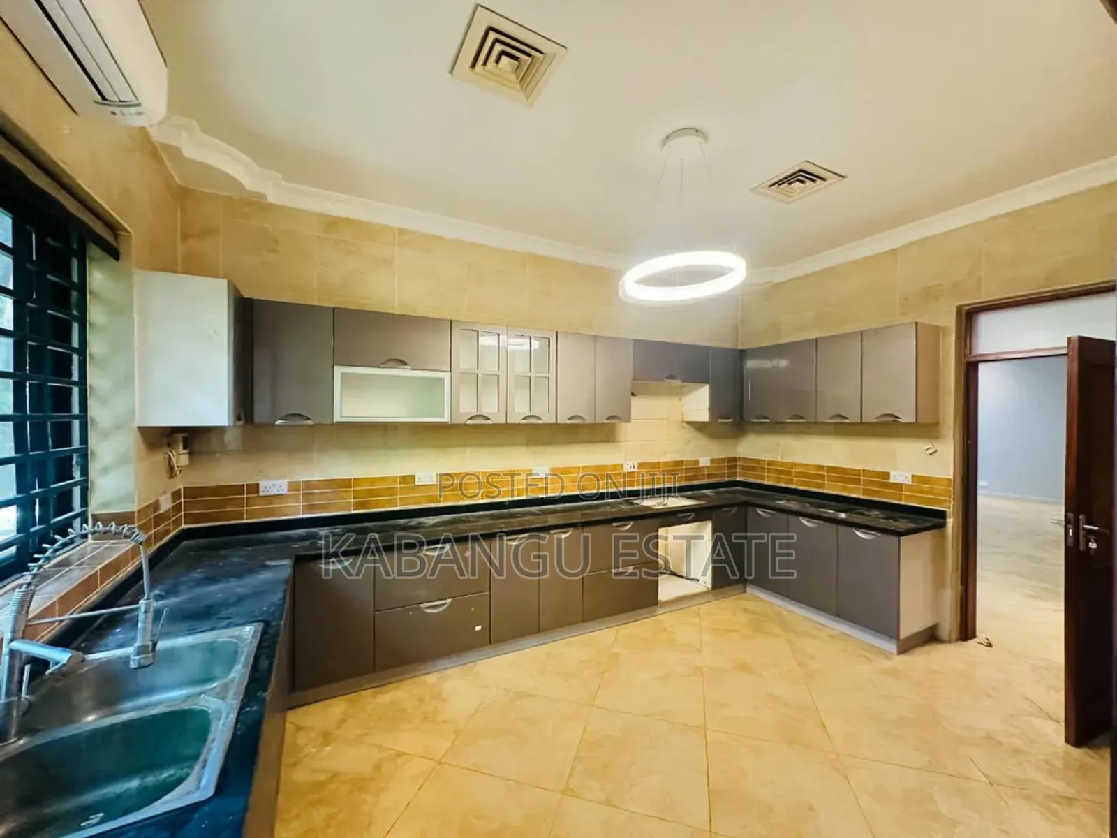 4bdrm Villa in Masaki for rent