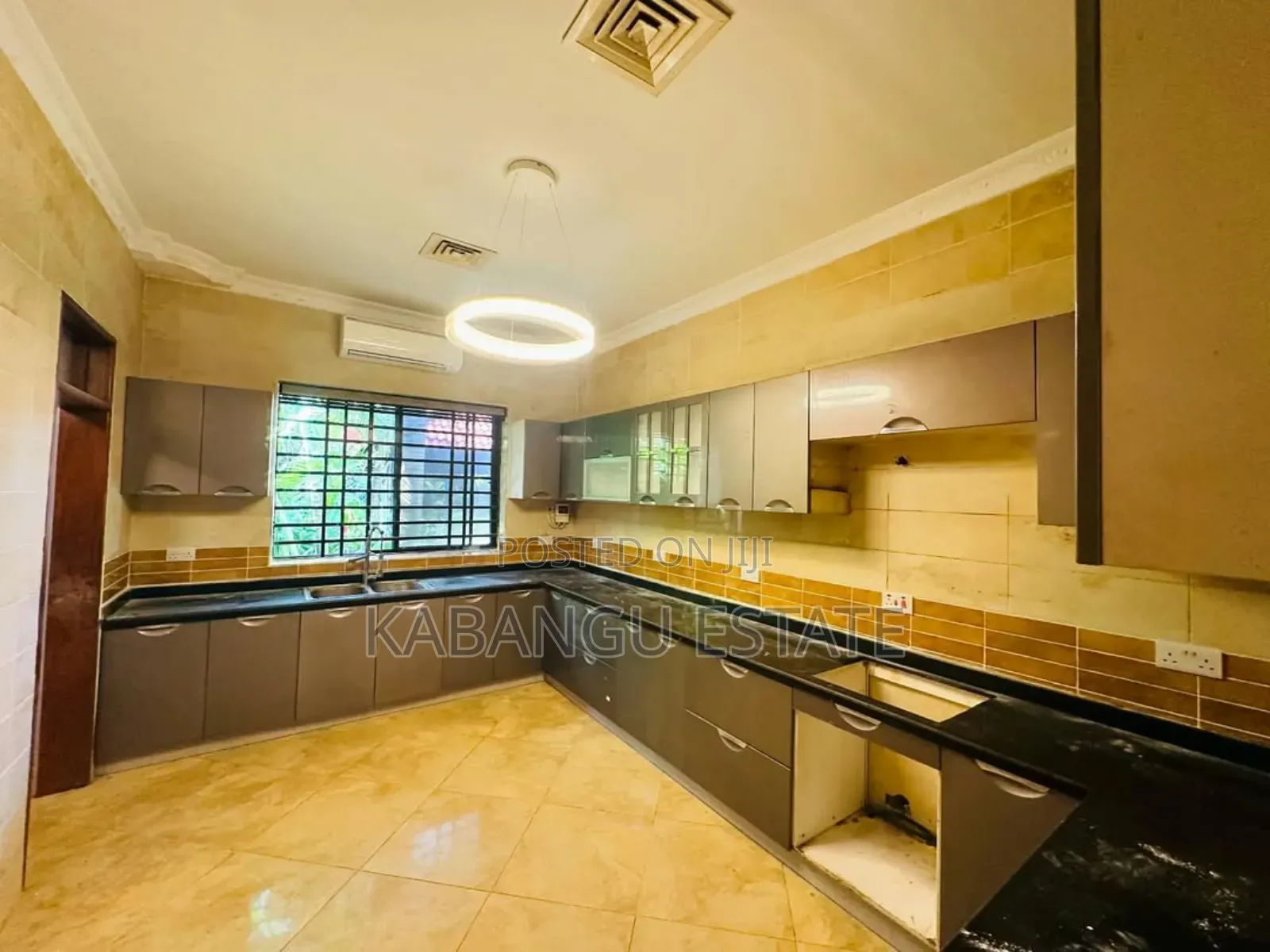 4bdrm Villa in Masaki for rent
