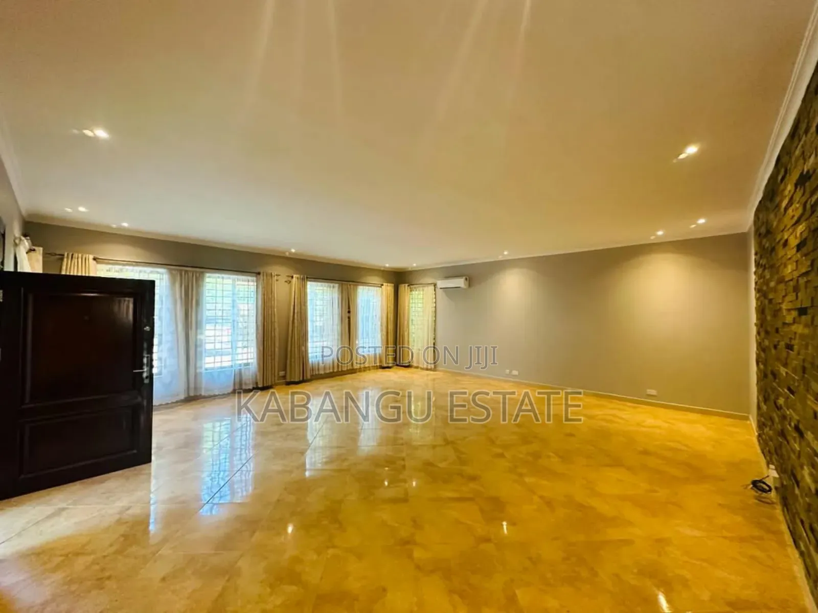 4bdrm Villa in Masaki for rent