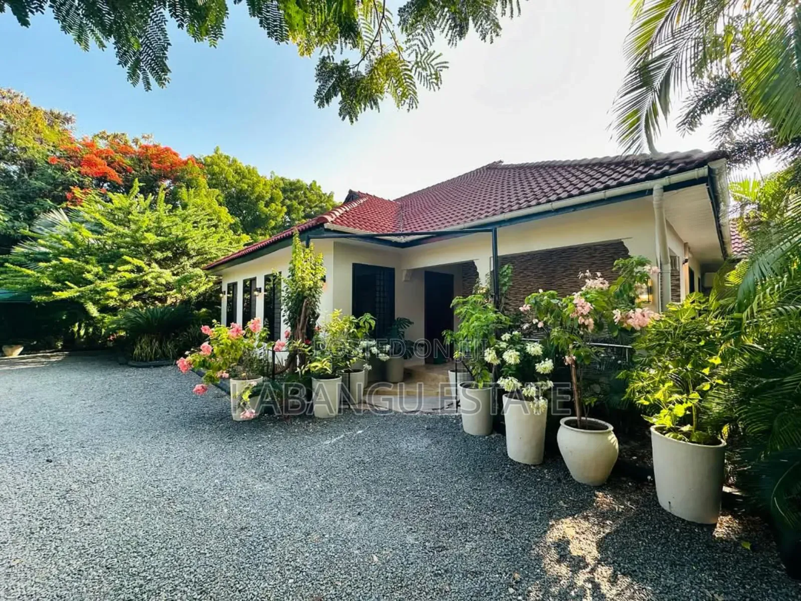 4bdrm Villa in Masaki for rent