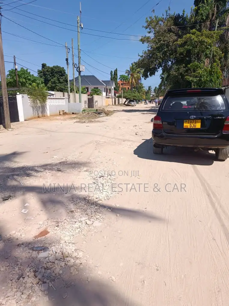 Plot for Sale With House Inside the Plot in Mikocheni