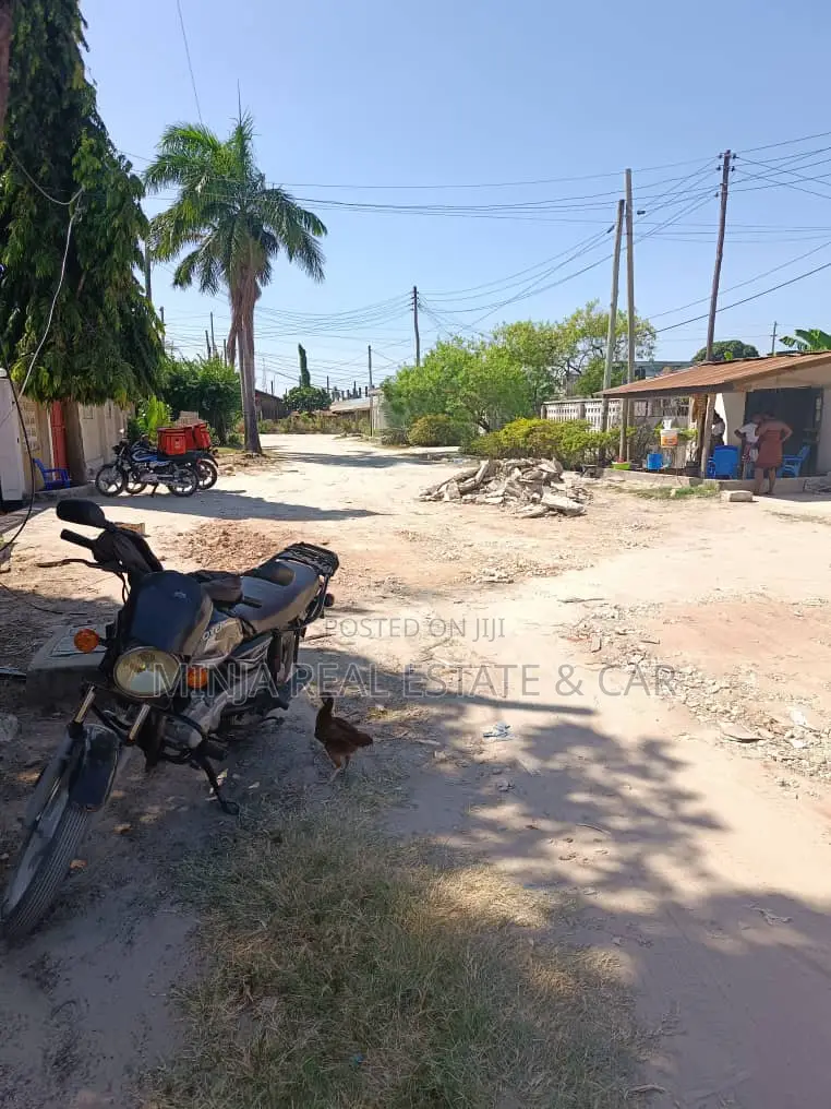 Plot for Sale With House Inside the Plot in Mikocheni