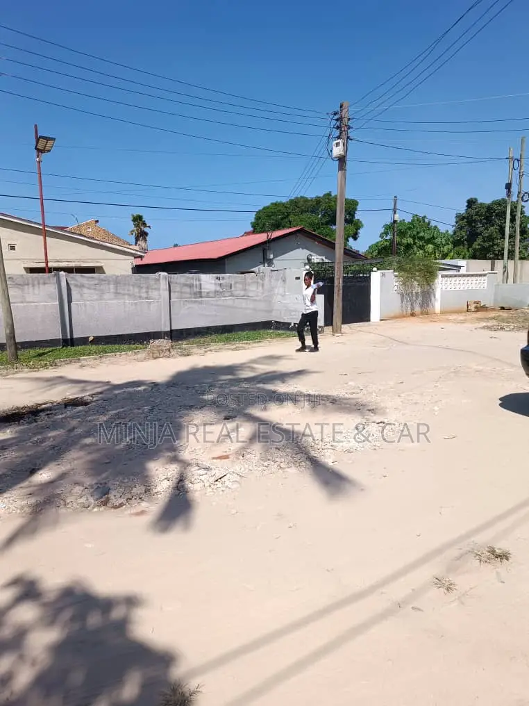 Plot for Sale With House Inside the Plot in Mikocheni