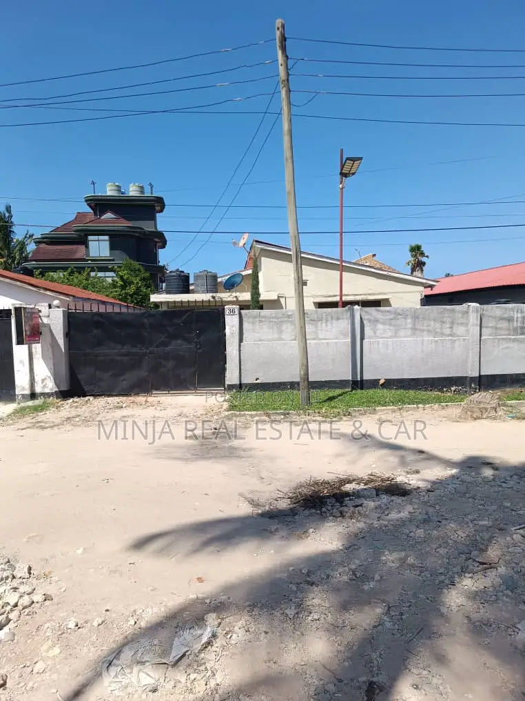Plot for Sale With House Inside the Plot in Mikocheni