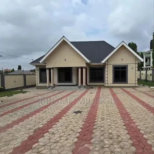 4bdrm House in Goba for sale
