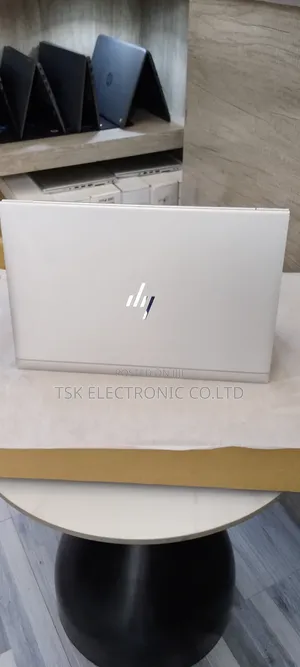 New Laptop HP EliteBook 830 G8 16GB Intel Core I7 SSD 512GB