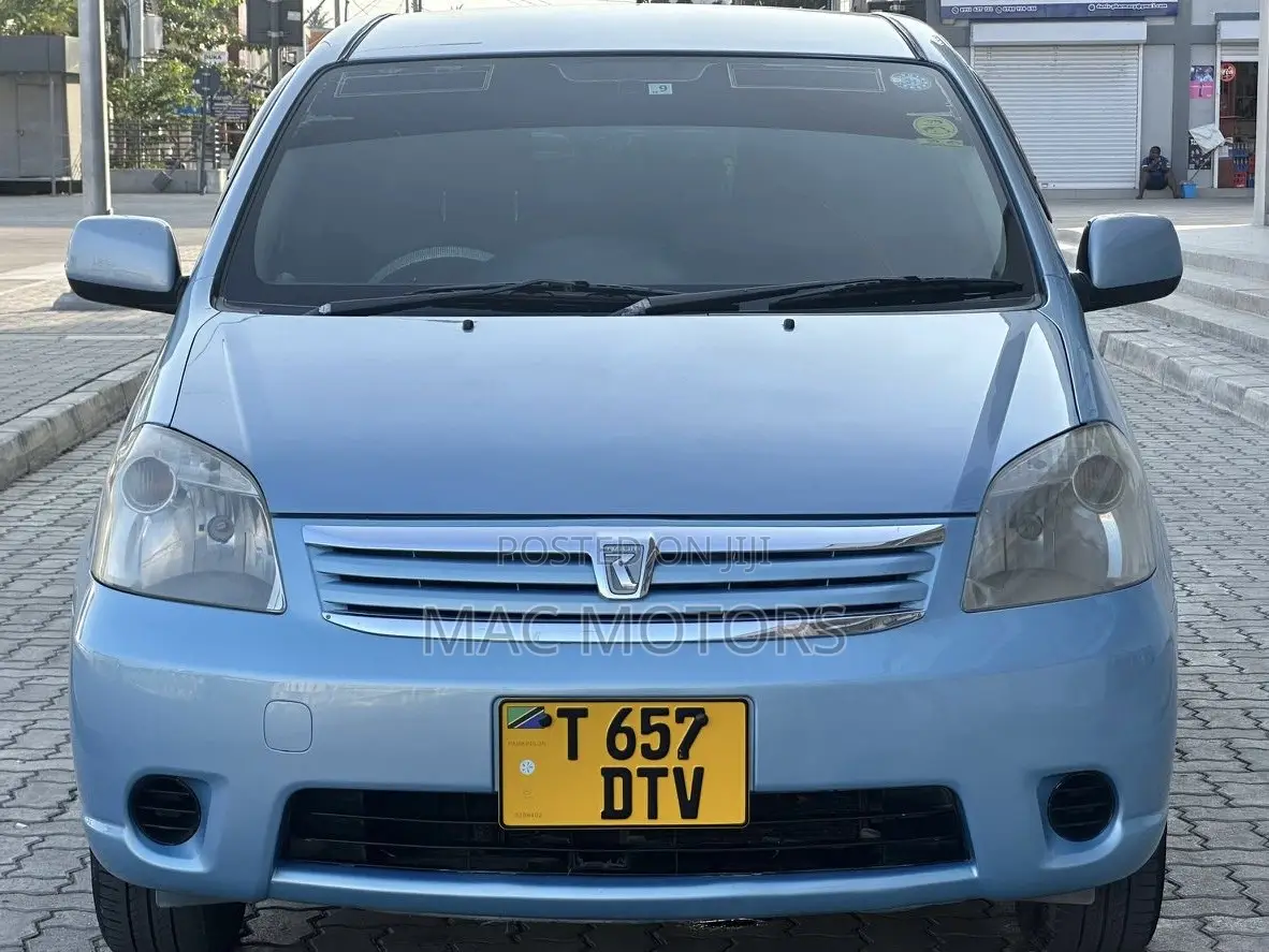 Toyota Raum 2004 Blue