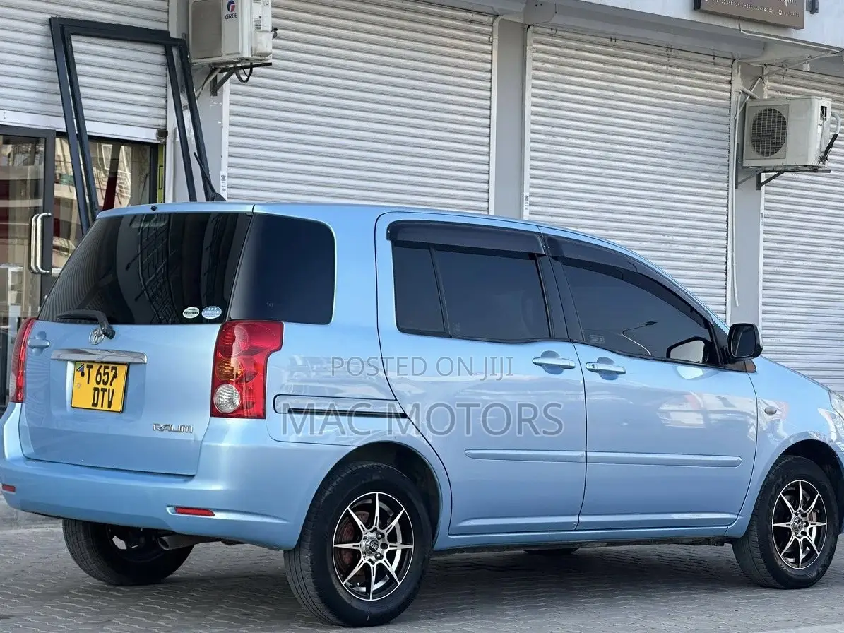 Toyota Raum 2004 Blue