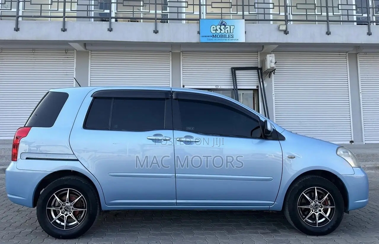 Toyota Raum 2004 Blue