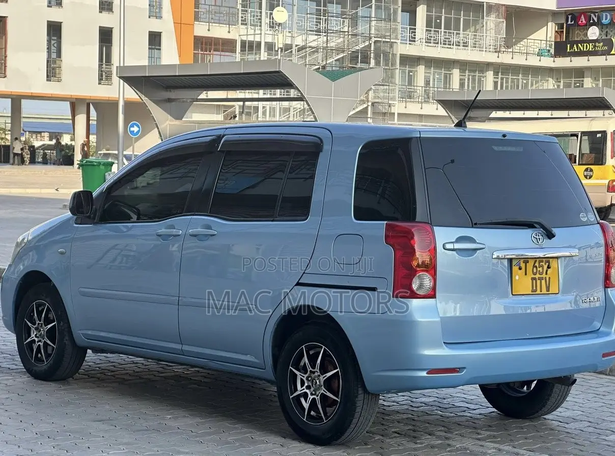 Toyota Raum 2004 Blue