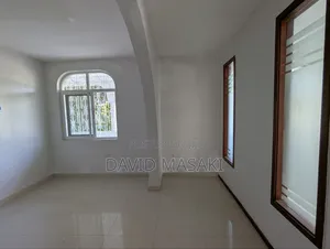 13bdrm House in Office Building, Masaki for rent