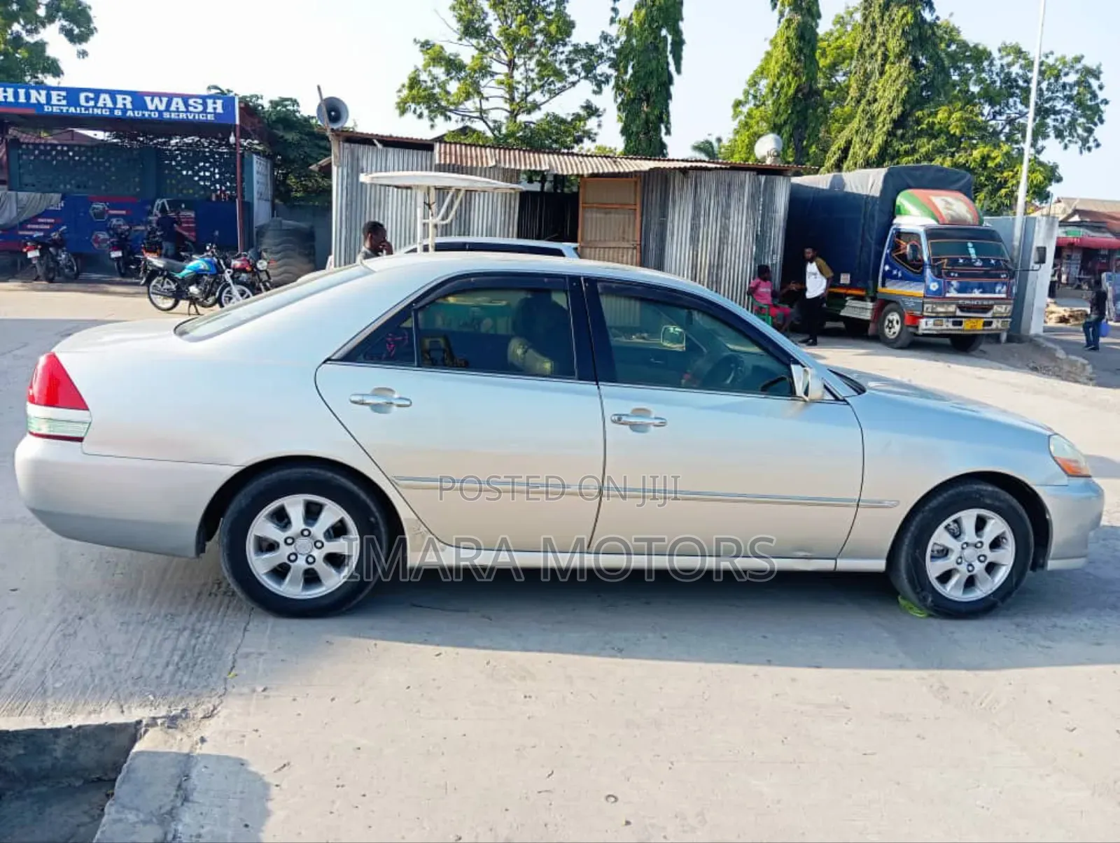 Toyota Mark II 2004 Silver