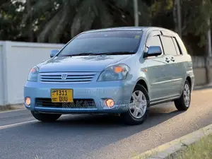 Toyota Raum 2006 Blue