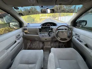Toyota Raum 2006 Blue