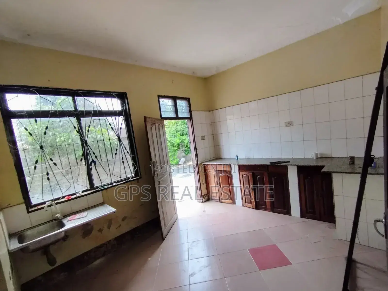 3bdrm House in Kitunda Kivule, Ilala for sale