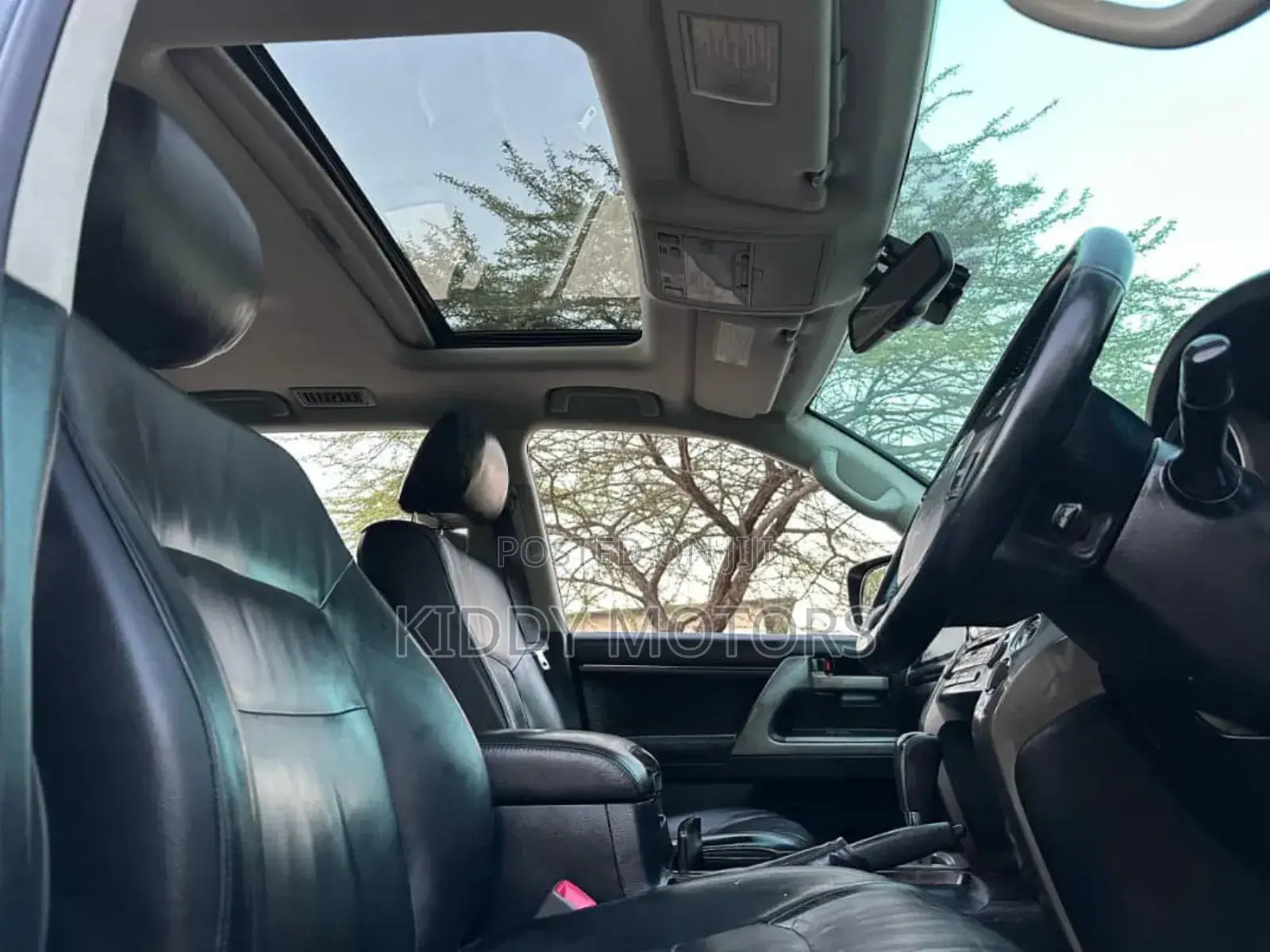 Toyota Land Cruiser 2010 White