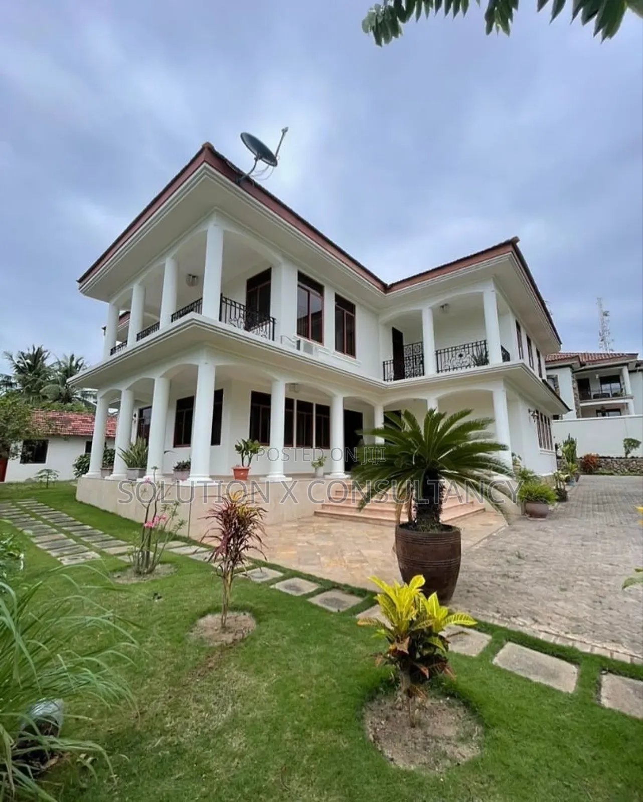 5bdrm Mansion in Kinondoni for sale