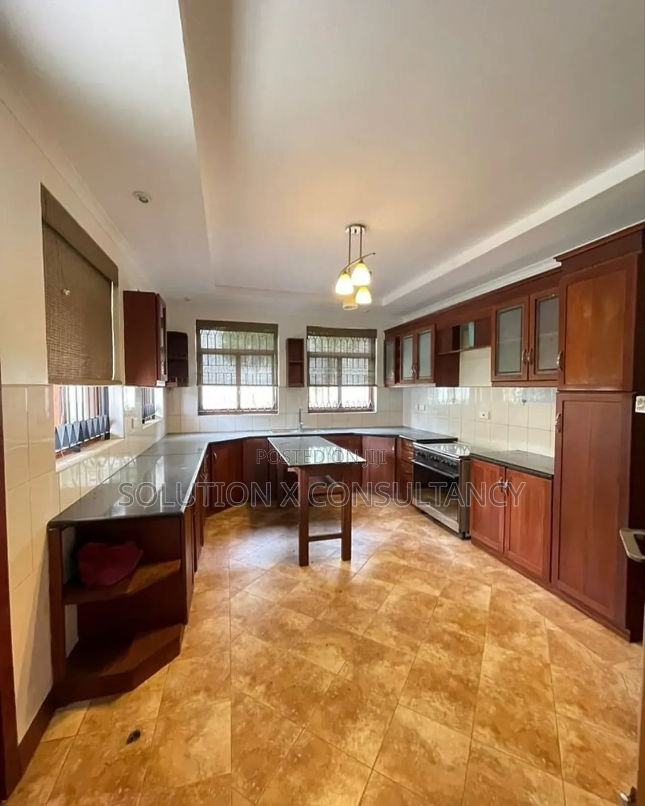 5bdrm Mansion in Kinondoni for sale