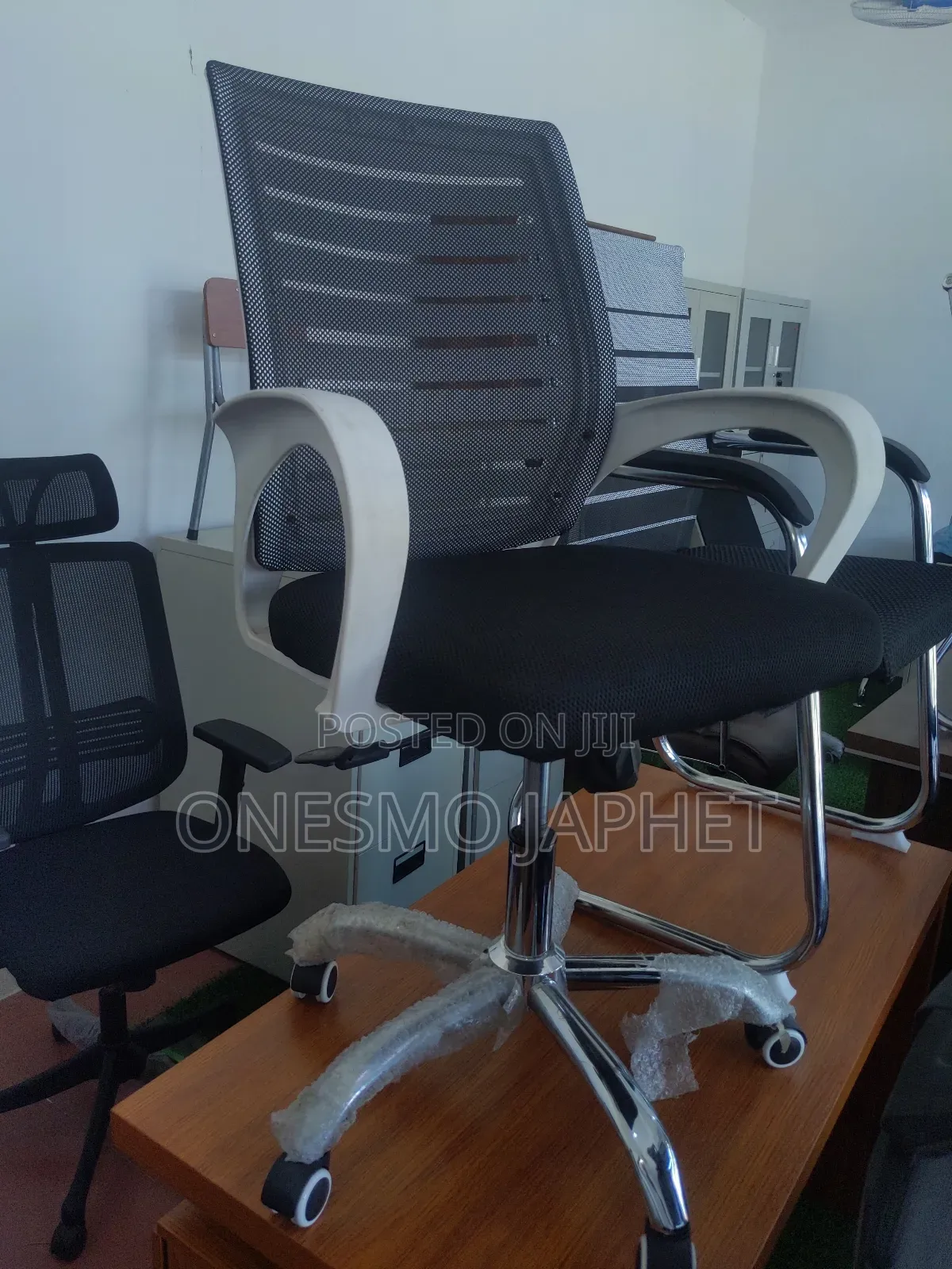 Office Chair (White)