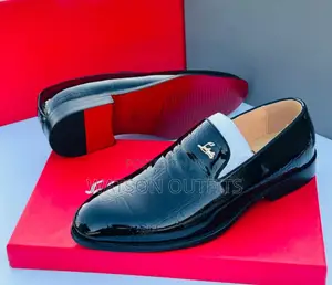 CHRISTIAN Louboutin Mpya Kabisa