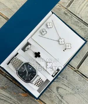 Jewerly Set With Box
