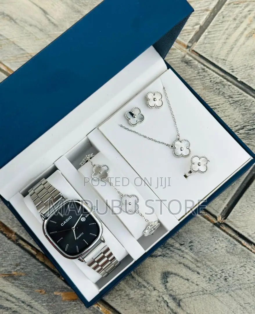 Jewerly Set With Box