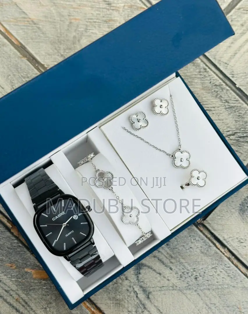 Jewerly Set With Box