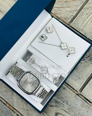 Jewerly Set With Box
