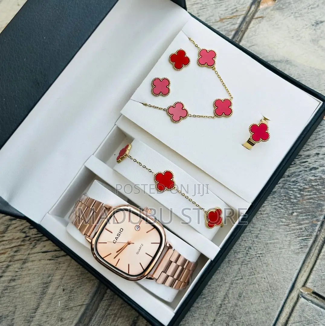 Jewerly Set With Box