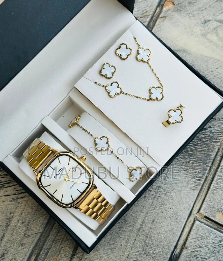 Jewerly Set With Box