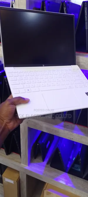 New Laptop HP Pavilion 13 16GB AMD Ryzen 7 SSD 512GB