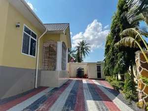 5bdrm House in Salasala Mwanzoni, Mbezi Beach for sale
