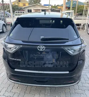 Toyota Harrier 2.0 2015 Black