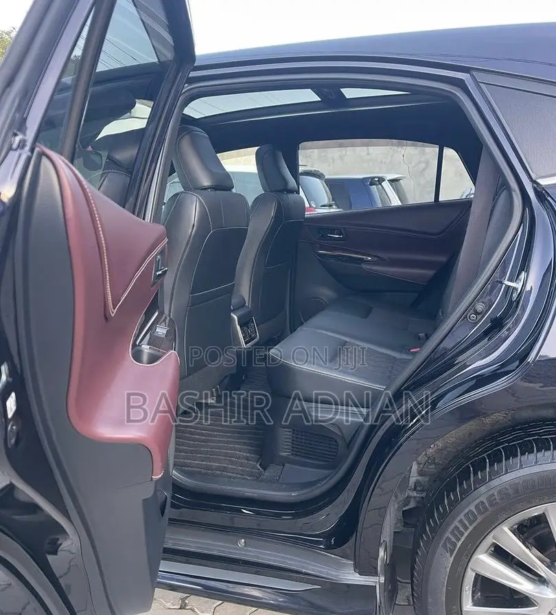 Toyota Harrier 2.0 2015 Black