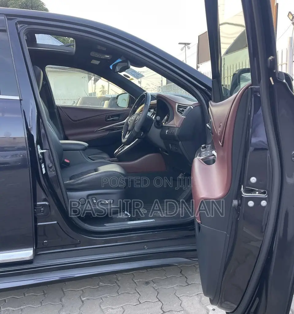 Toyota Harrier 2.0 2015 Black