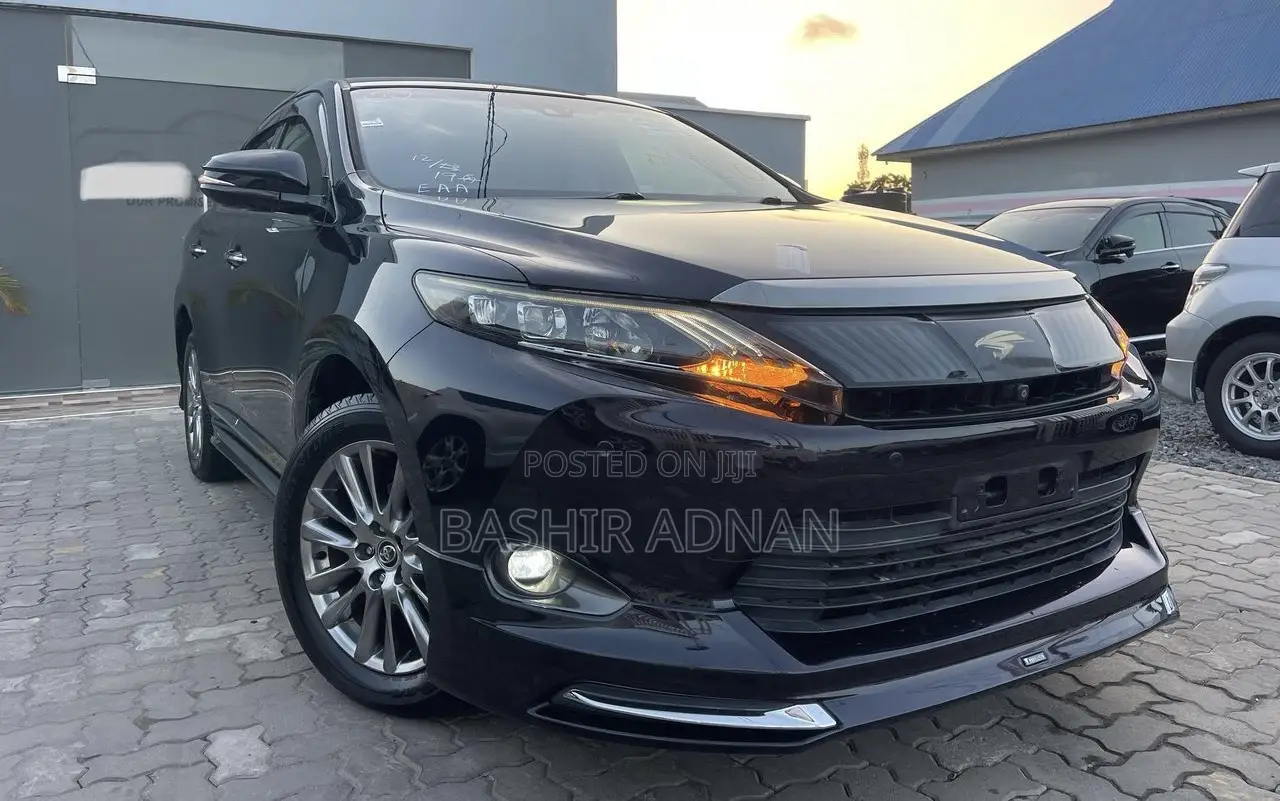Toyota Harrier 2.0 2015 Black