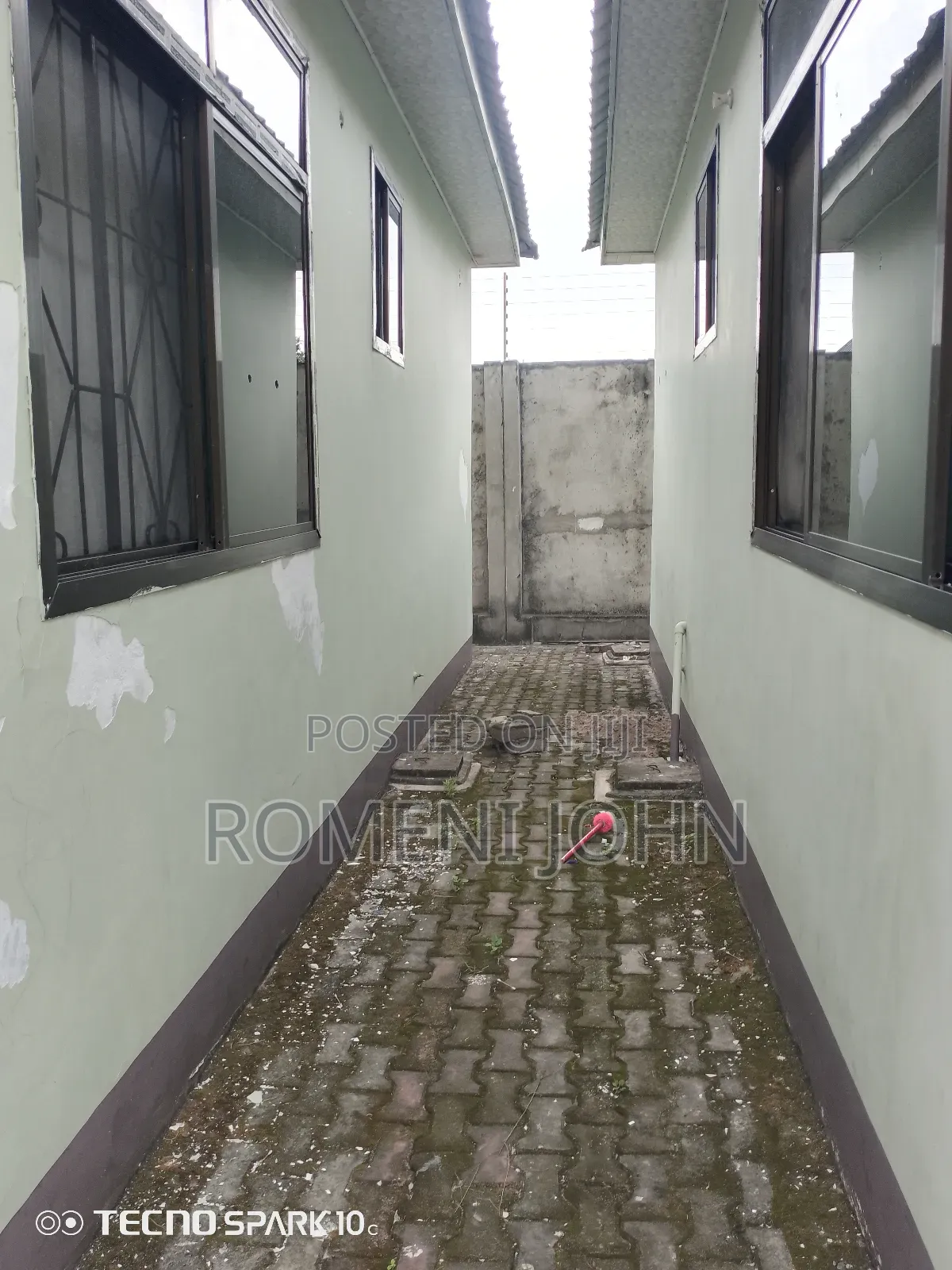 10bdrm Apartment in Tanzania Daresalaam, Ilala for sale