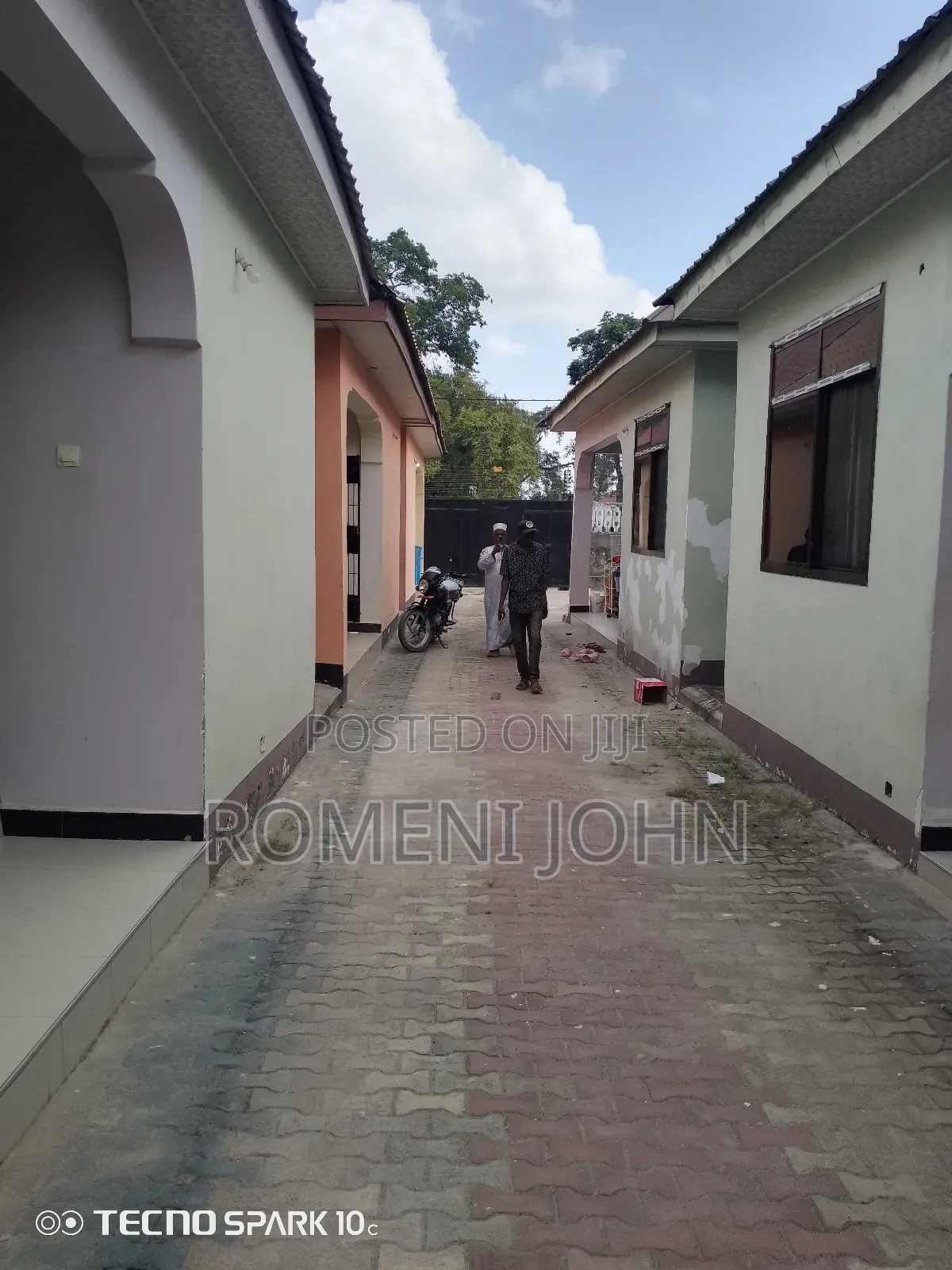10bdrm Apartment in Tanzania Daresalaam, Ilala for sale