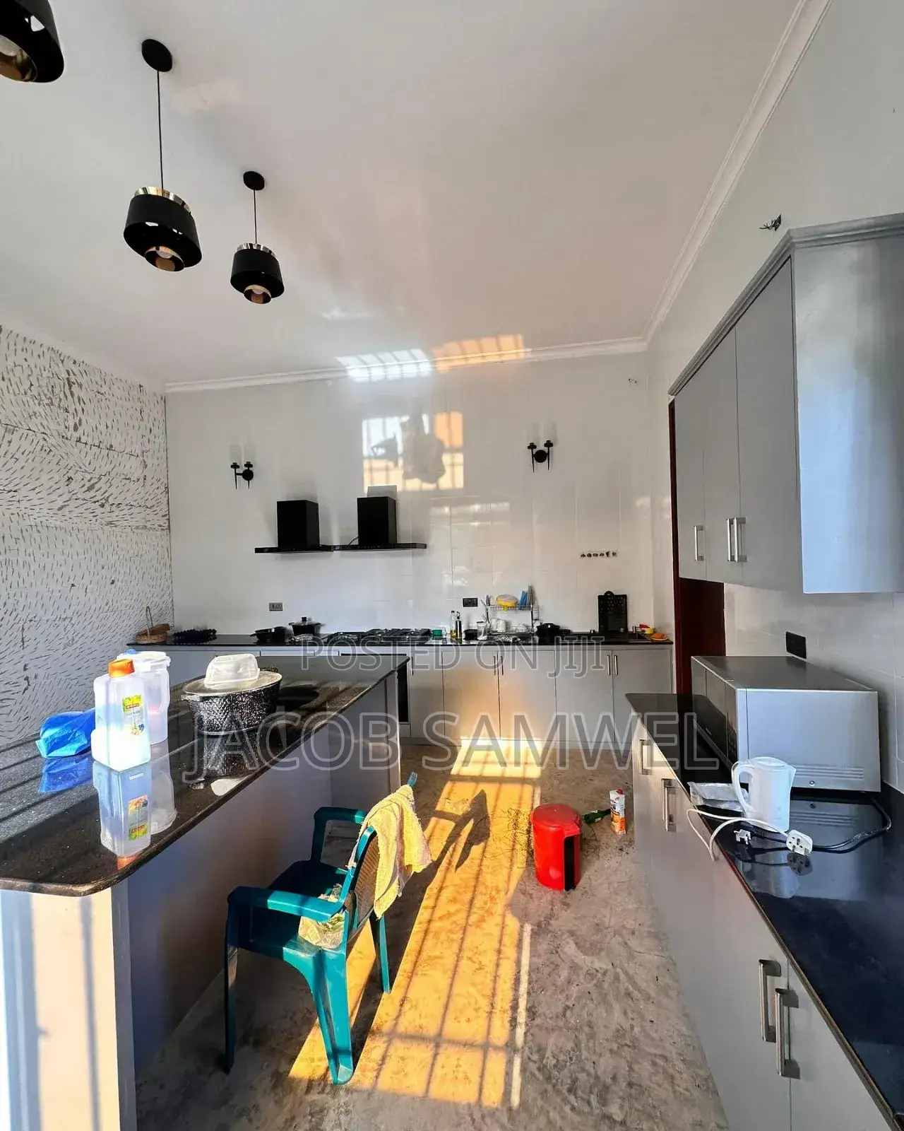 3bdrm Apartment in Mbweni Kihalaka, Kinondoni for sale