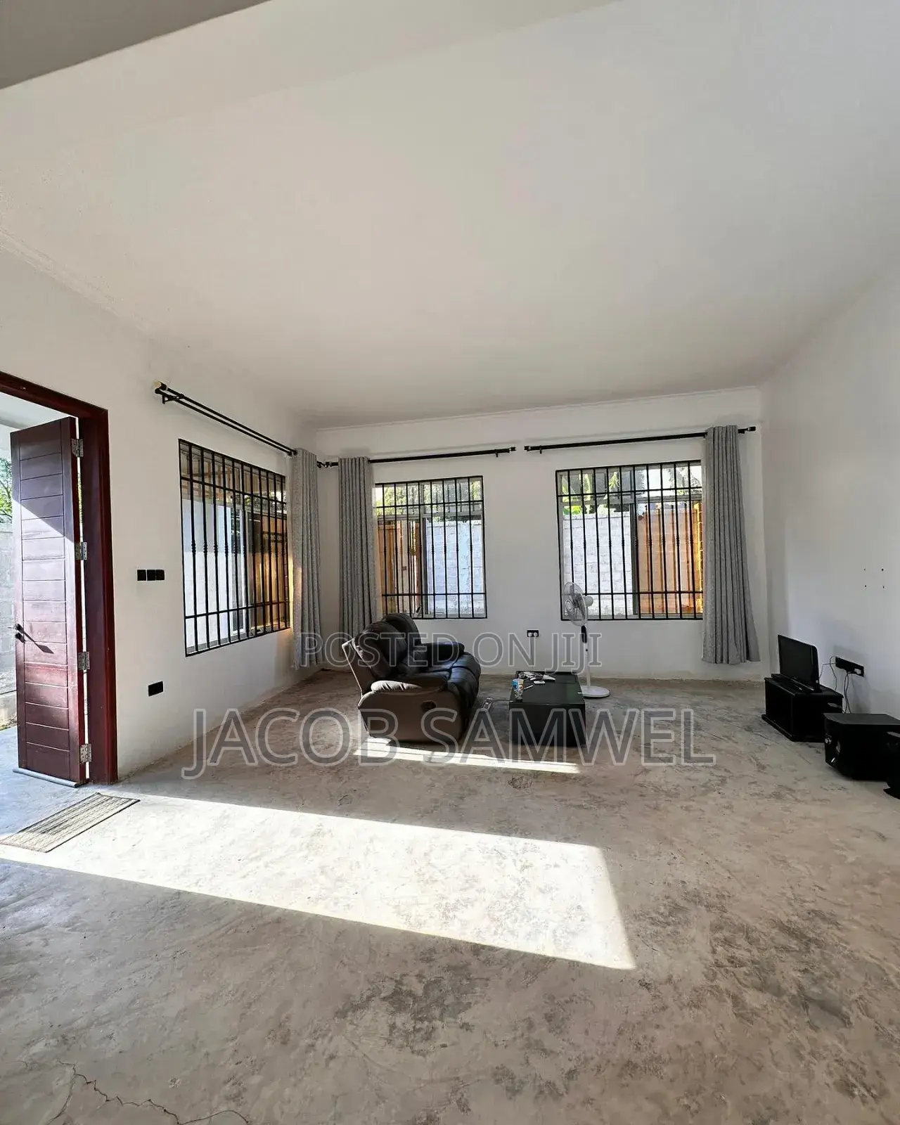 3bdrm Apartment in Mbweni Kihalaka, Kinondoni for sale