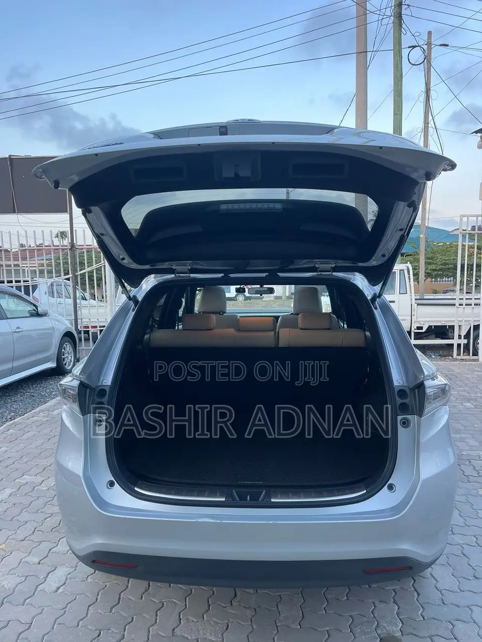 Toyota Harrier 2.0 2015 Silver