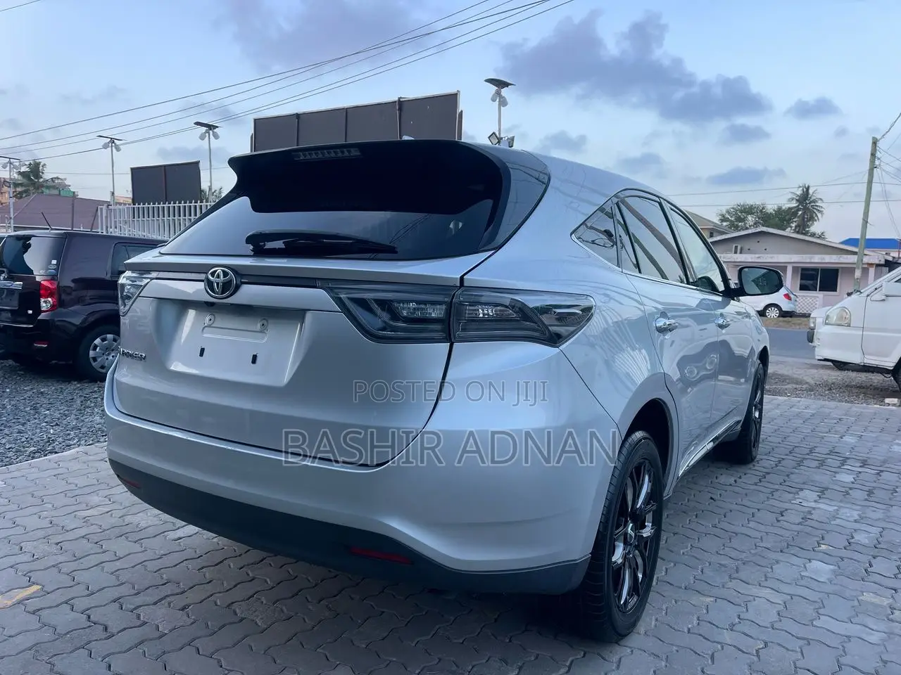 Toyota Harrier 2.0 2015 Silver