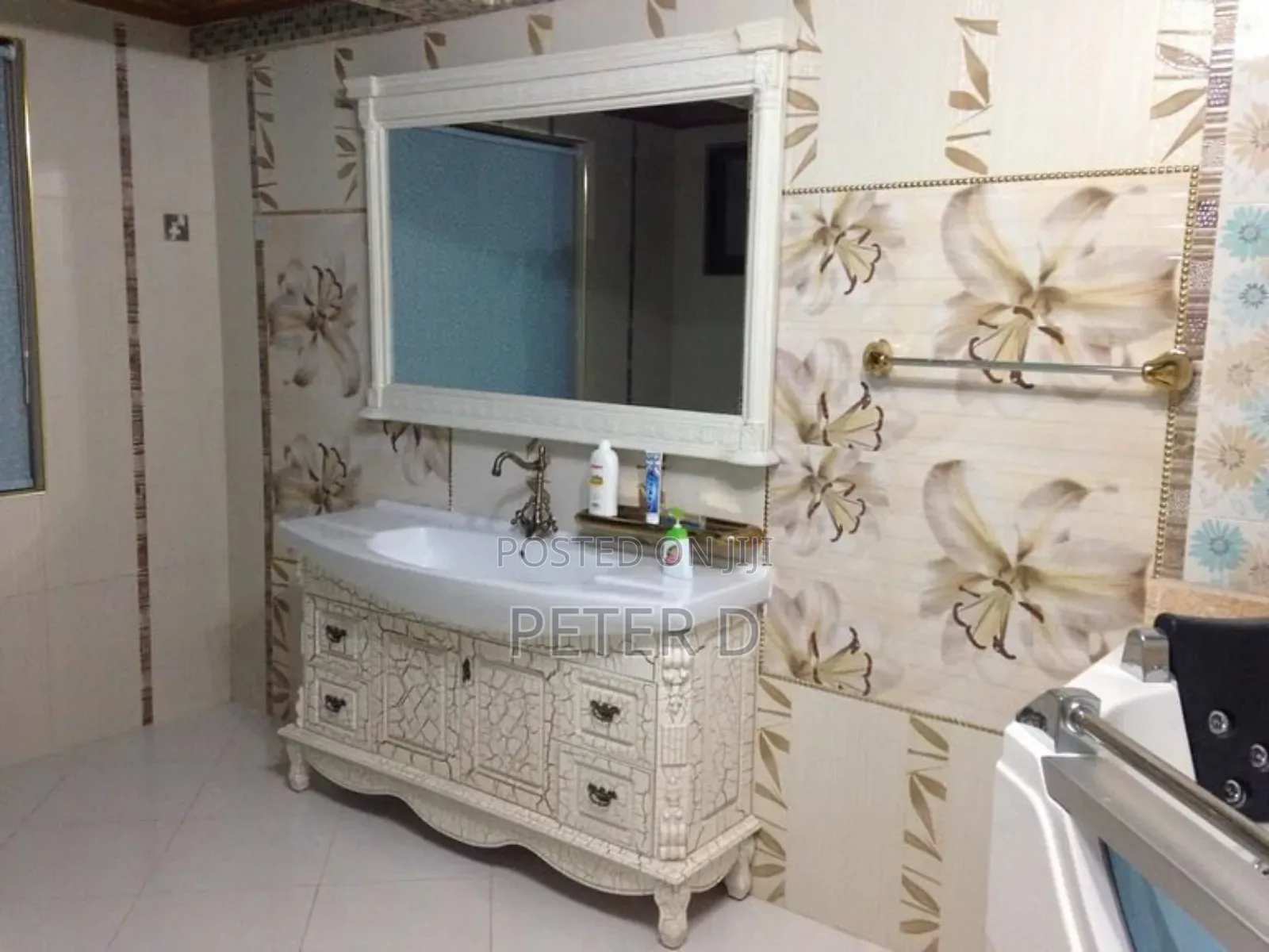 Furnished 4bdrm Duplex in Upanga West for sale