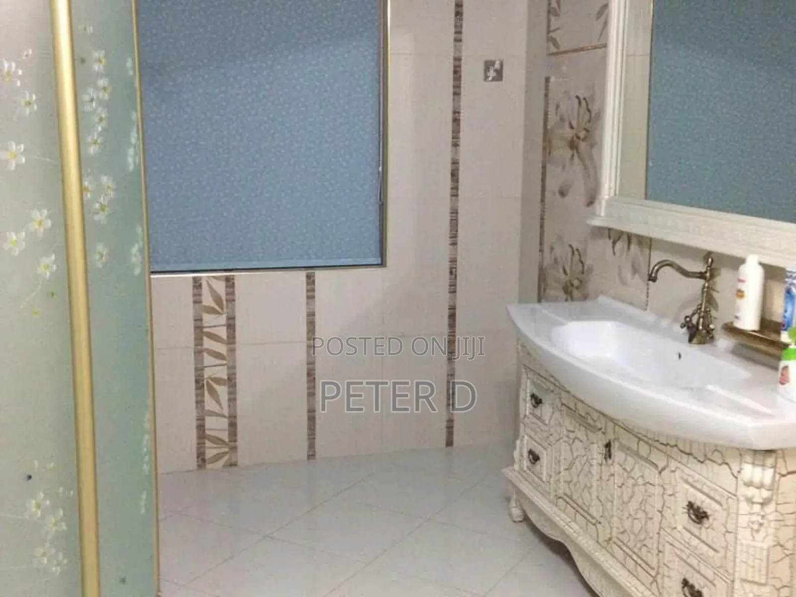 Furnished 4bdrm Duplex in Upanga West for sale