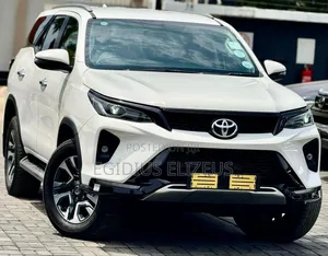 Toyota Fortuner 2023 White