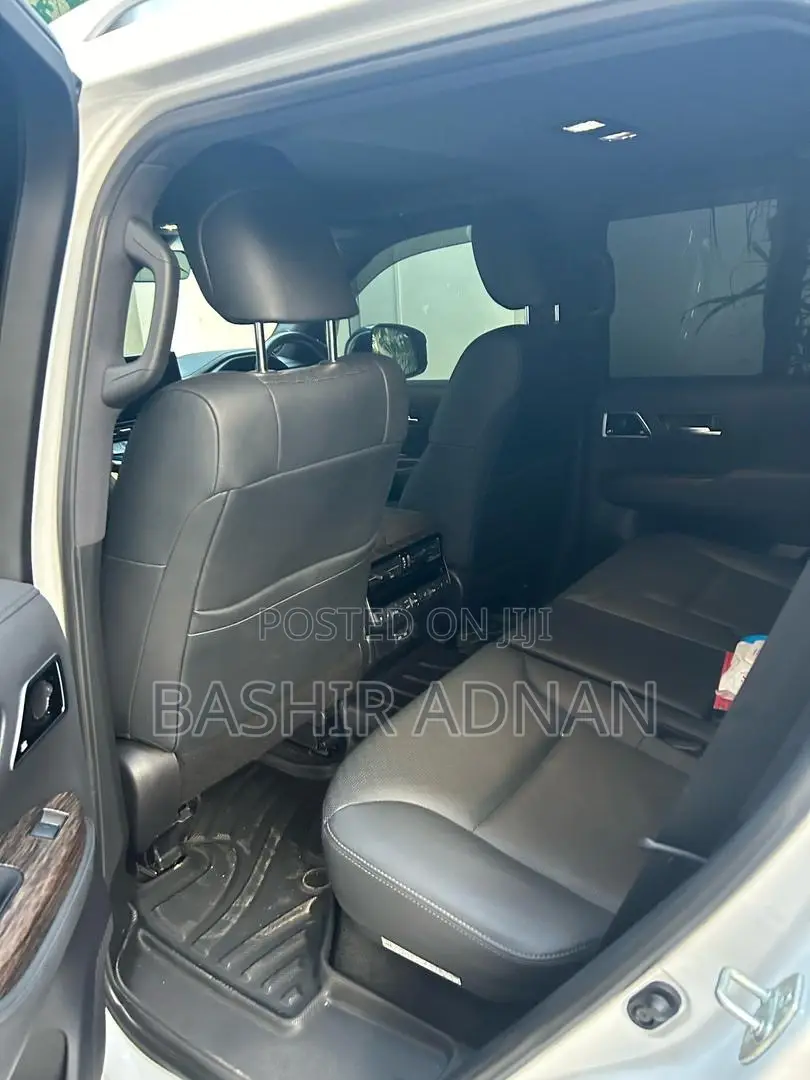 Toyota Land Cruiser 3.3 Diesel 4WD 2022 White
