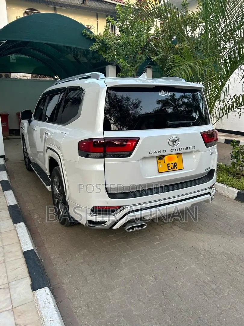 Toyota Land Cruiser 3.3 Diesel 4WD 2022 White